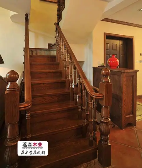 哈尔滨别墅楼梯 实木材质